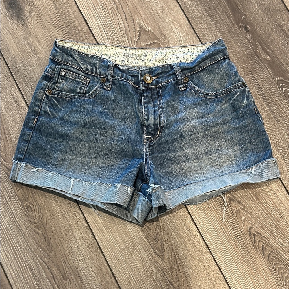 Gitano Faded Blue Rolled-Hem Denim Shorts
